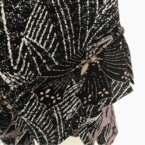 Citron Silk Floral Three Quarter Sleeve Tunic - Picture 16 of 16